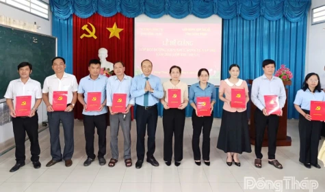 Bồi dưỡng, nâng cao kiến thức kinh tế tập thể cho cán bộ, công chức