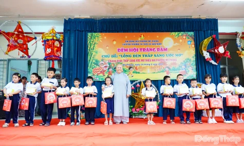 Tổ chức Chương trình "Đêm hội Trăng rằm" tại phường Mỹ Phong