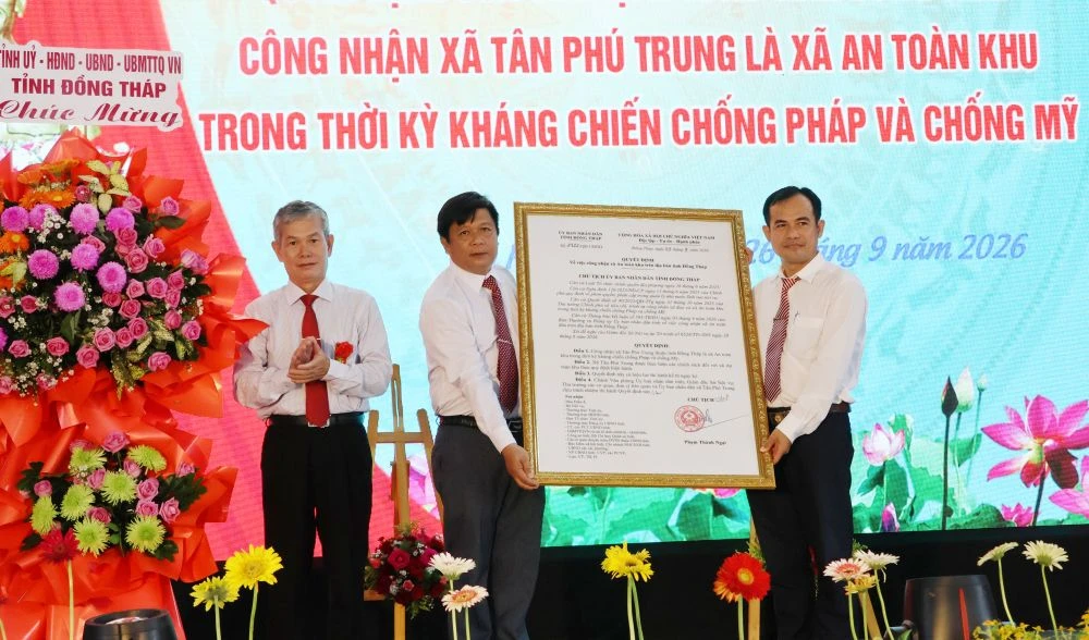 Tân Phú Trung đón nhận Quyết định công nhận xã An toàn khu