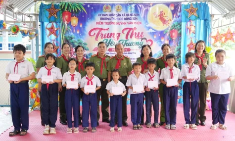 Ấm áp Chương trình “Trung thu yêu thương”