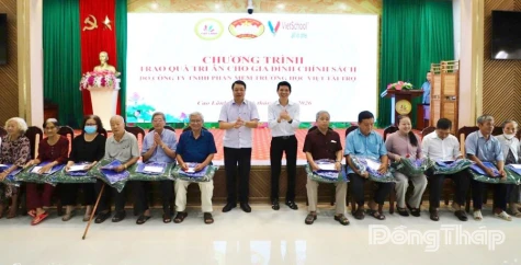 Trao hơn 540 phần quà tri ân gia đình chính sách tại phường Cao Lãnh, Mỹ Trà và Mỹ Ngãi