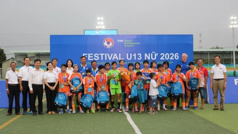 Đội bóng Hồng Ngự (Đồng Tháp) vô địch Festival U13 nữ