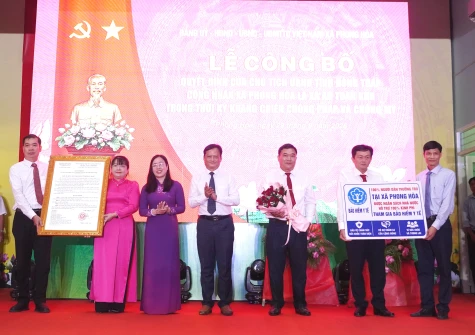 Phong Hòa công bố quyết định công nhận xã An toàn khu
