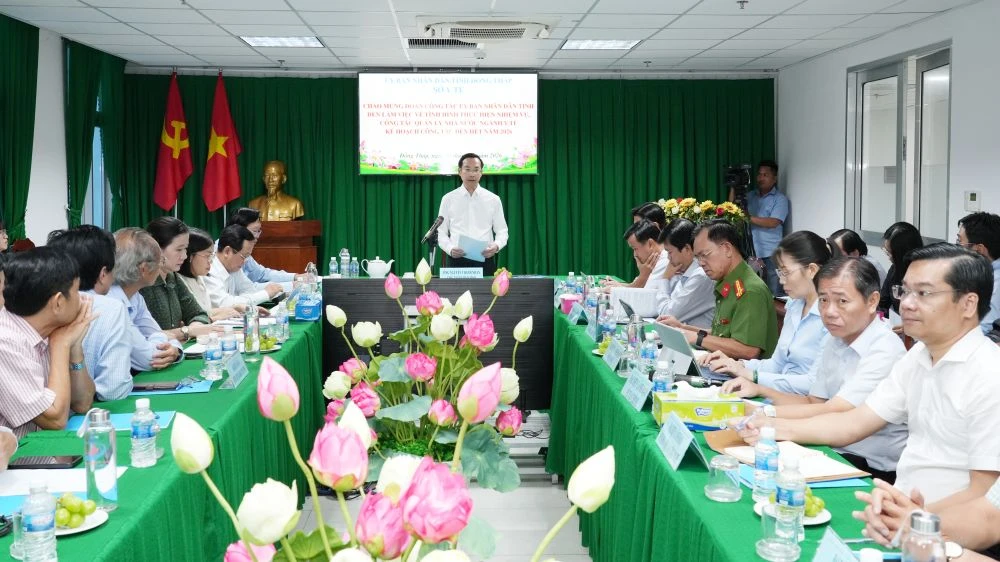 Chủ tịch UBND tỉnh Nguyễn Thanh Nhàn: Ngành Y tế cần nâng cao năng lực tuyến cơ sở và phát triển kỹ thuật chuyên sâu ở tuyến trên