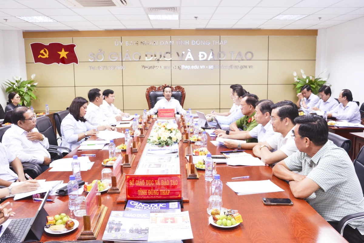 Chủ tịch UBND tỉnh Nguyễn Thanh Nhàn: Đầu tư cho giáo viên chính là đầu tư cho chất lượng giáo dục và tương lai của tỉnh