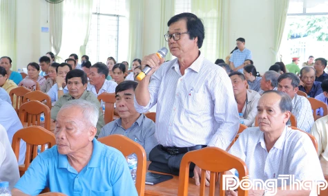 Cử tri gửi gắm nhiều kiến nghị thiết thực về đời sống và sản xuất