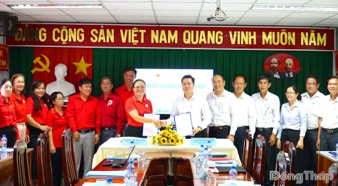 Phối hợp hỗ trợ nhân đạo, phát triển sinh kế bền vững