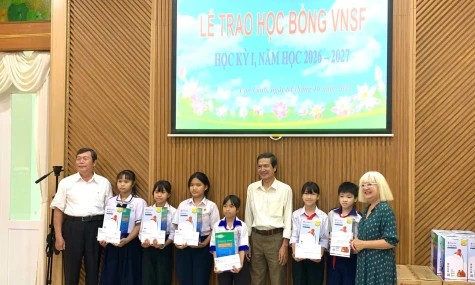 Tổ chức VNSF trao 156 triệu đồng học bổng cho học sinh, sinh viên có hoàn cảnh khó khăn