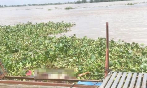 Tìm thân nhân người phụ nữ tử vong trên sông Tiền
