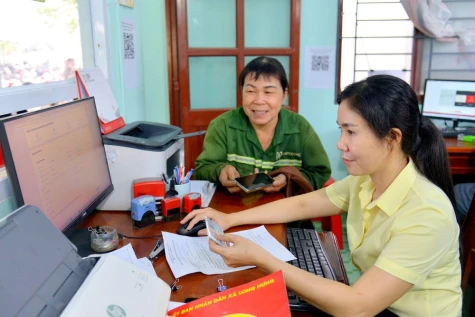 Xã Long Hưng: Đẩy mạnh cải cách hành chính, nâng hiệu quả phục vụ người dân