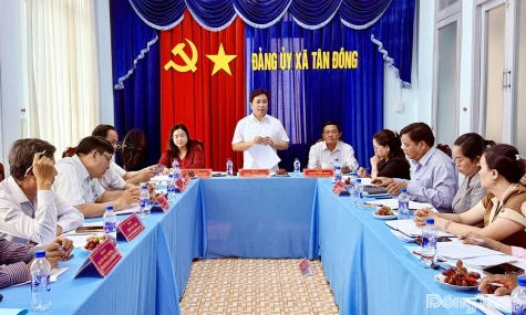 Đồng chí Trần Văn Dũng dự Hội nghị góp ý báo cáo kết quả giám sát Đảng ủy xã Tân Đông