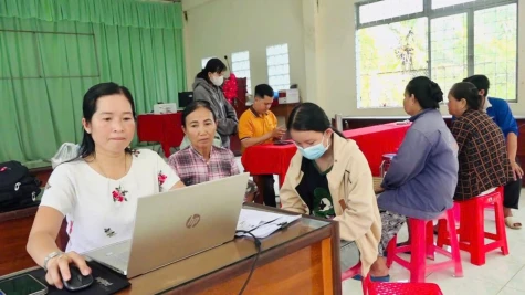 Vĩnh Bình: Đẩy mạnh chuyển đổi số, 
đưa tiện ích công nghệ đến từng hộ dân