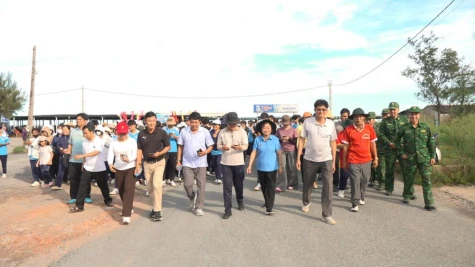 Hơn 500 vận động viên hưởng ứng chương trình đi bộ UPRACE 2026