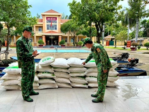 Phát hiện 3 trường hợp vận chuyển đường cát trái phép qua biên giới