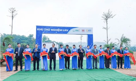 Khánh thành Khu thử nghiệm thiết bị bay không người lái VNU - HTI tại Hòa Lạc