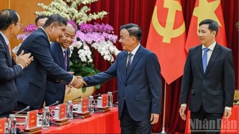 Thường trực Ban Bí thư Trần Cẩm Tú tiếp đoàn lãnh đạo trẻ Đảng Nhân dân Campuchia
