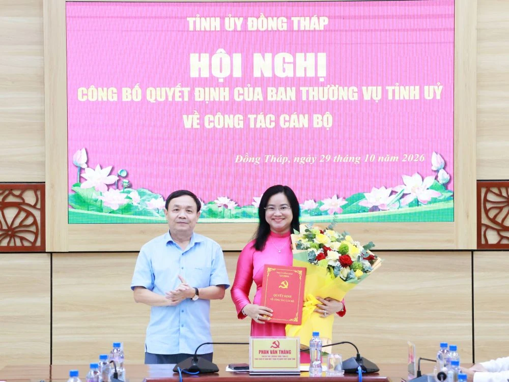 Đồng chí Huỳnh Thị Hoài Thu giữ chức Bí thư Đảng ủy xã Tháp Mười