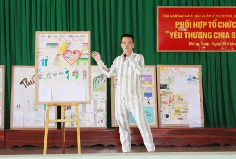 Sinh hoạt chuyên đề “Yêu thương và chia sẻ” tại Trại giam Cao Lãnh