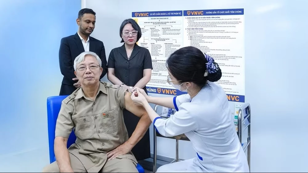 Lần đầu tiên Việt Nam triển khai vaccine cúm liều cao chuyên biệt cho người cao tuổi