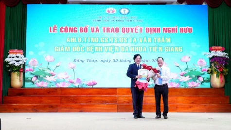Tri ân và chia tay Giám đốc Bệnh viện Đa khoa Tiền Giang Tạ Văn Trầm